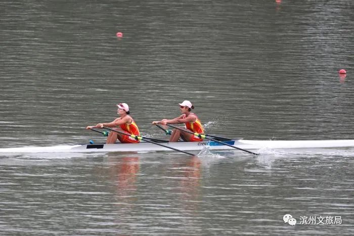 iBinzhou's tweet photo. 🎉🎉Congrats to Lu Shiyu, an athlete from #Binzhou city, and her teammate Shen Shuangmei for winning gold🥇🥇 in the women's double sculls event at the #Hangzhou #AsianGames. This victory marks the first gold medal for Binzhou athletes at the Games👍👍. #BinzhouUpdates https://t.co/4IvdxIdZVY