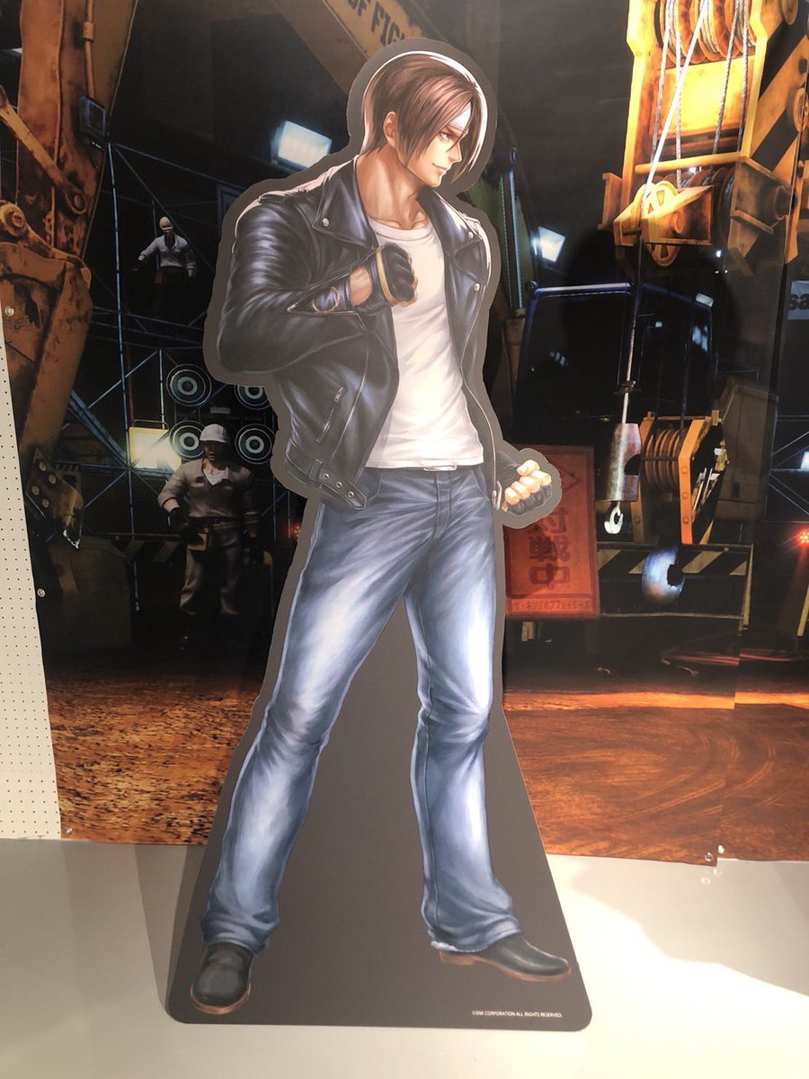 1039032580iy's tweet photo. 友達から大阪のKOFのストアのお写真頂いたけど本当にお顔がよろしい。助かる。 https://t.co/TEWfiUJvAz