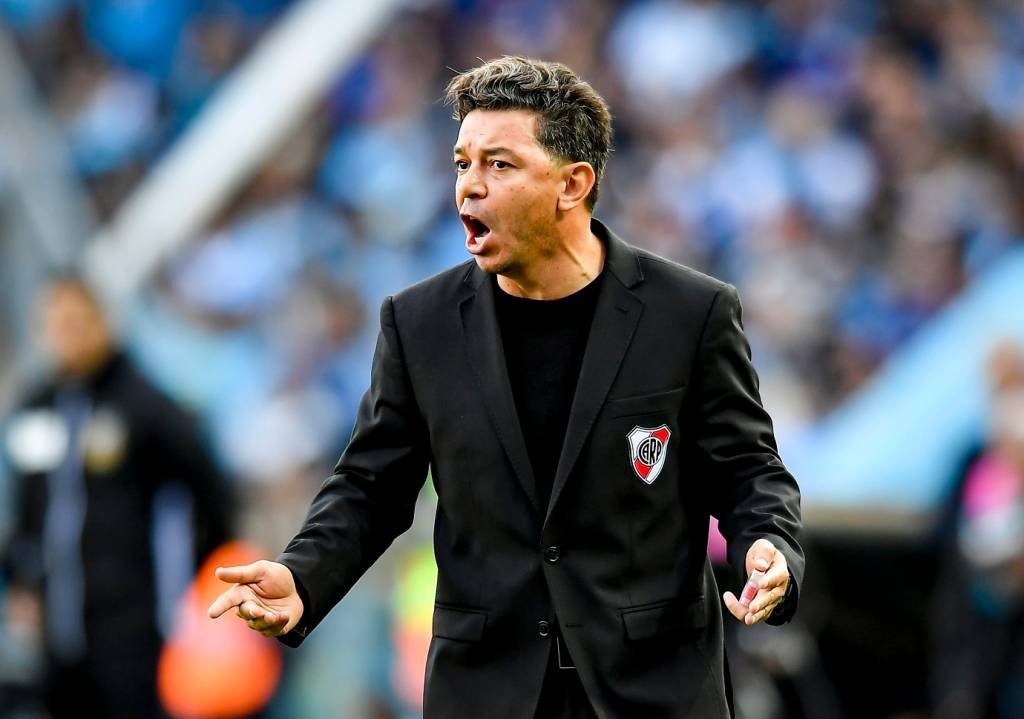 NacaoCRFLA's tweet photo. Só aceito um dos dois! 

Tite é o caralho, Landim!!! https://t.co/LHngdsfftc