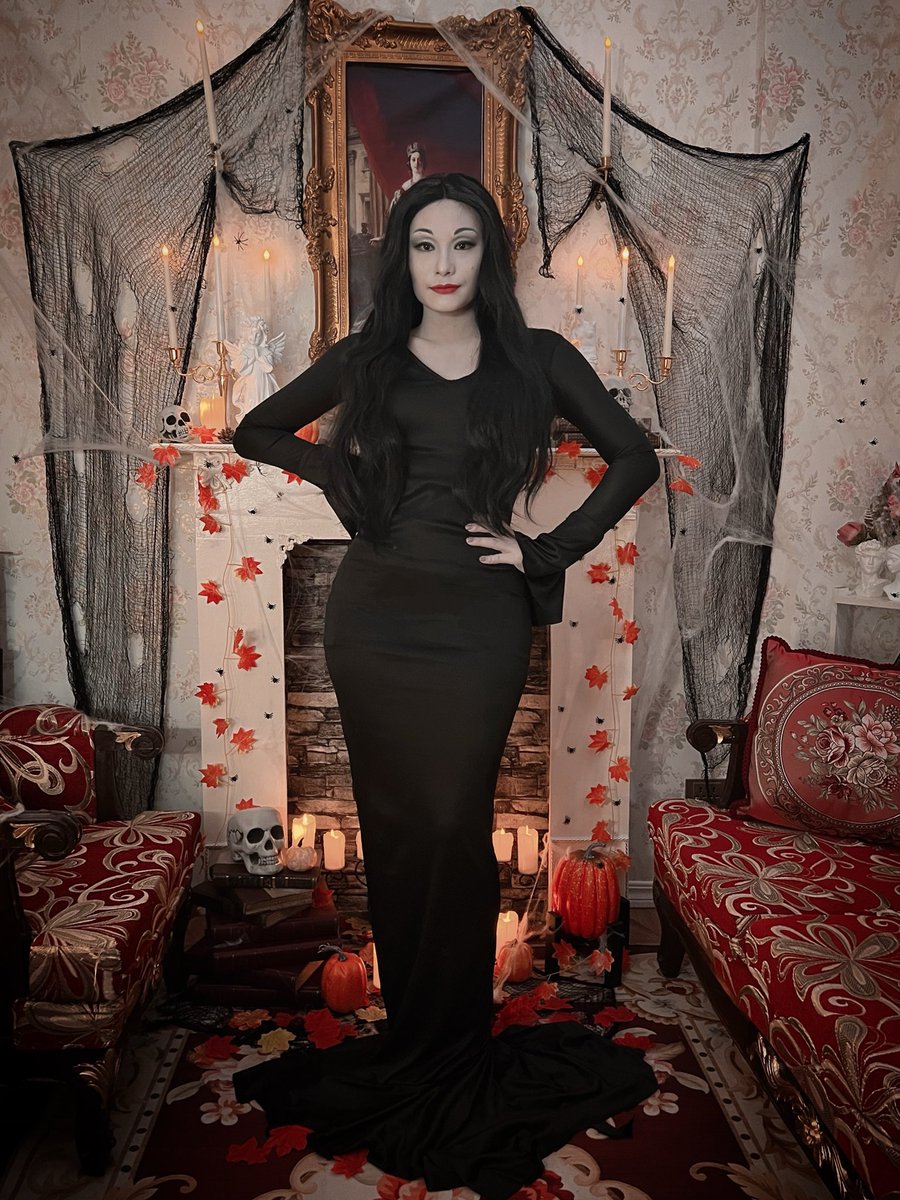 ross_diong's tweet photo. #Halloween2023 is just around the corner.. i made a Morticia Addams costume for it. Inspired by the great Anjelica Huston! 😋🖤🎃🍁 #cosplay #cosplayer #theaddamsfamily #cosplayergirl https://t.co/BGFRjq6qOc