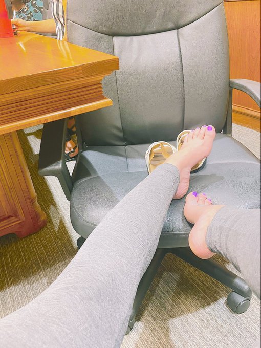 I think I&rsquo;m addicted to taking risky feet pics.. https://t.co/pTlnV4kqX3<a href="/tag/footfetish"class="tags"><span>#footfetish</span></a><a href="/tag/feet"class="tags"><span>#feet</span></a><a href="/tag/barefoot"class="tags"><span>#barefoot</span></a><a href="/tag/toes"class="tags"><span>#toes</span></a><a href="/tag/milf"class="tags"><span>#milf</span></a><a href="/tag/publicfeet"class="tags"><span>#publicfeet</span></a>