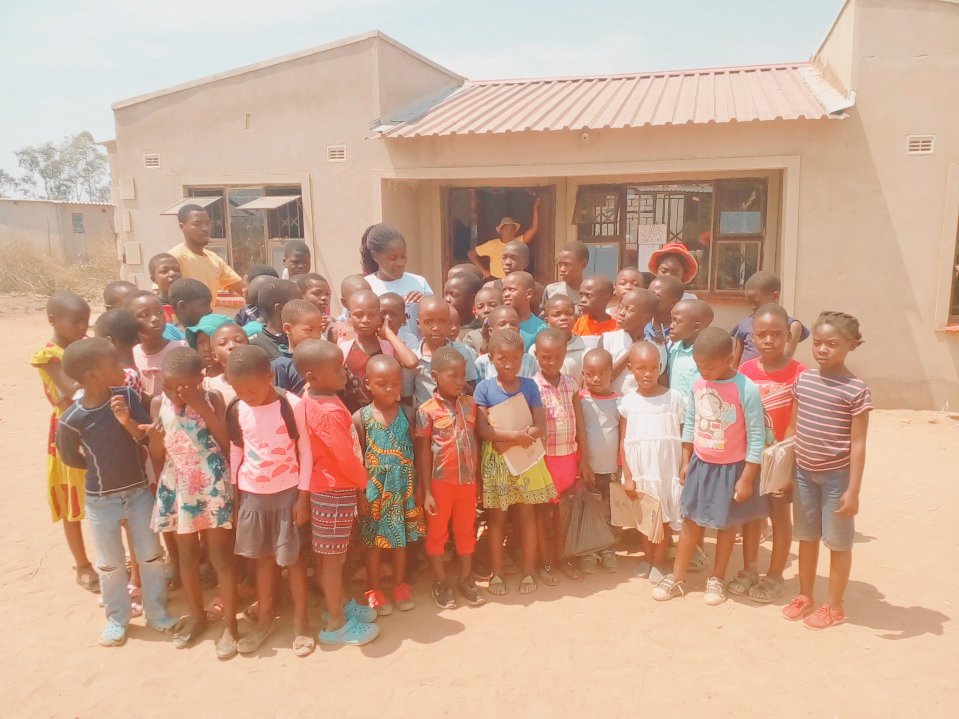Happy new week from ALL of us at <a href="/MukanaWedu/">Mukana Wedu Foundation</a>. To invest in our future we must invest in our children.
#EducateEquipEmpower