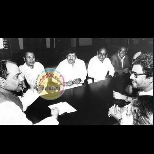 Vishnu_Samrajya's tweet photo. ಎಲ್ಲ ಸ್ವಾಭಿಮಾನಿ ಕನ್ನಡಿಗರಲ್ಲಿ ವಿನಂತಿ ಇಂದು ಸಂಜೆ ೬ ರಿಂದ #ಕಾವೇರಿನಮ್ಮದು ಎಂದು ಹ್ಯಾಶ್ ಟ್ಯಾಗ್ ಬಳಸಿ ಟ್ವಿಟ್ಟರ್ ನಲ್ಲಿ ವಿಶ್ವಾದ್ಯಂತ ಟ್ರೆoಡಿಂಗ್ ಮಾಡಬೇಕೆಂದ��� ಕನ್ನಡಿಗರಲ್ಲಿ ವಿನಂತಿ .....🙏

ದಯವಿಟ್ಟು ಎಲ್ಲರು ಕನ್ನಡವನ್ನೇ ಬಳಸಿ !

ಎಲ್ಲಾ ನಟರ ಅಭಿಮಾನಿಗಳು ಈ ಅಭಿಯಾನದಲ್ಲಿ ಪಾಲ್ಗೊಳ್ಳಬೇಕಾಗಿ ಮನವಿ ....

#ನಮ್ಮಬೆಂಗಳೂರು https://t.co/PRRvghfXkw