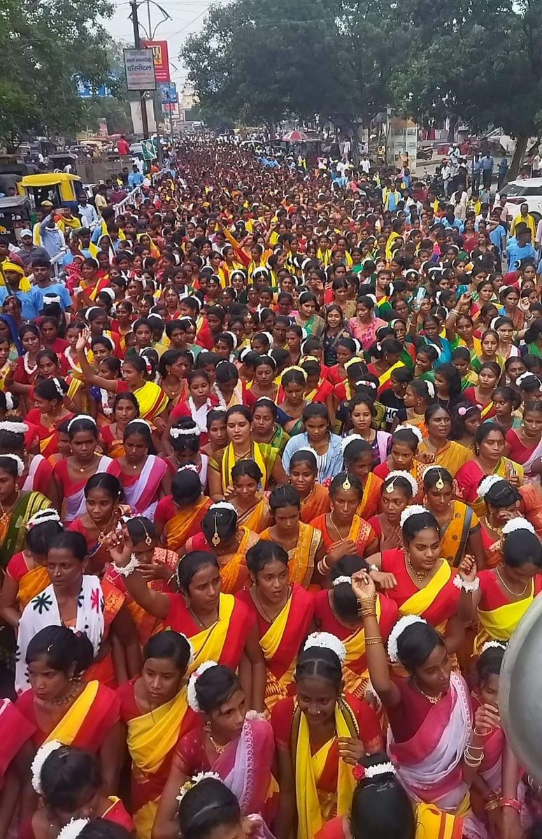 JbkssArmy's tweet photo. करम परब को लेकर उमड़ा जनसैलाब
#Jharkhand #JharkhandMovement
#Jbkss #Karma #Karmapuja #KarmaParab #JbkssArmy https://t.co/nznNyJMDRE