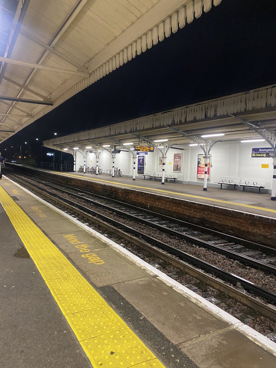 Early start to Paris this morning - see you in St Pancs ⁦<a href="/NoelMahony1/">Noel Mahony</a>⁩ 👊