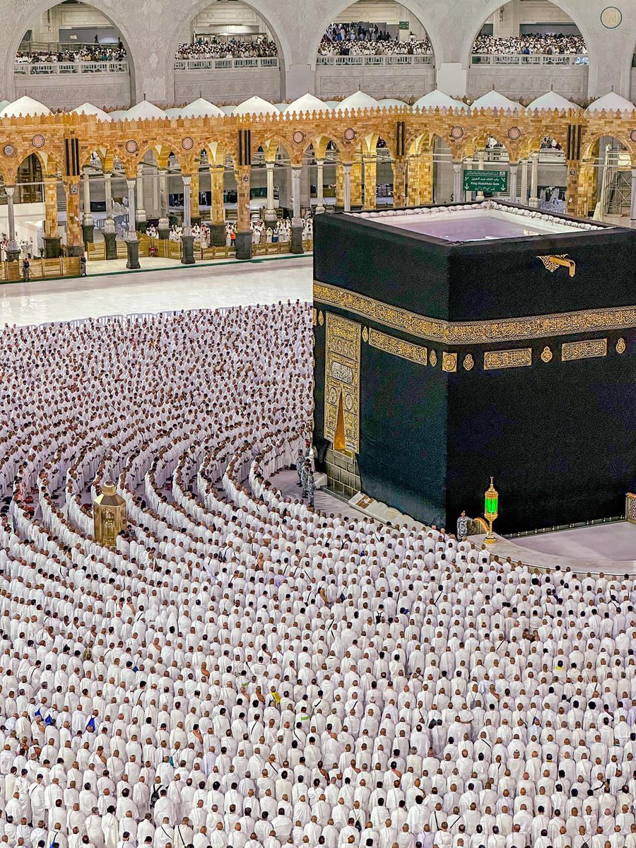 ربنا آتنا في الدنيا حسنة وفي الآخرة حسنة وقنا عذاب النار

Rabbanā ātinā fīd-dunyā ḥasanatan wa-fīl-ākhirati ḥasanatan wa-qinā ʿadhāban-nār

Our Lord, grant us good in this world, and good in the Hereafter, and protect us from the torment of the Fire