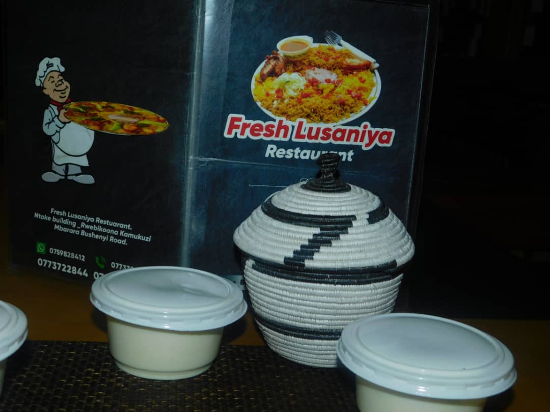 FreshLusaniya's tweet photo. Abanyankore murigye , nobuhoro ekyimutwire nimutushaba tukyibaretire  Hati  twine  Akaro na eshabwe yeija ohurire omushongyi kandi olusaniya nalwo ruriho obwijwire  nitushangwa Rwebikona aha Ntake Bakery aharuguto rukuza Bushenyi  Omururembo Rwa Mbarara  #Tubategyerize https://t.co/3979y5AlMp