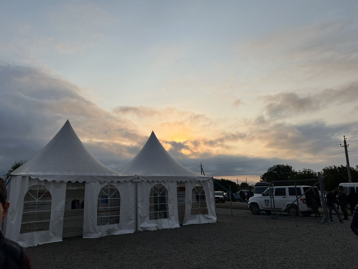 Not so good morning from Kornidzor, Armenia.
People coming from NK/Artsakh are completely traumatized.
Older people who saw at least 4 huge wars in the last 30 years say that the September 19 attack of Azerbaijan was the most brutal and deadly one they ever saw.