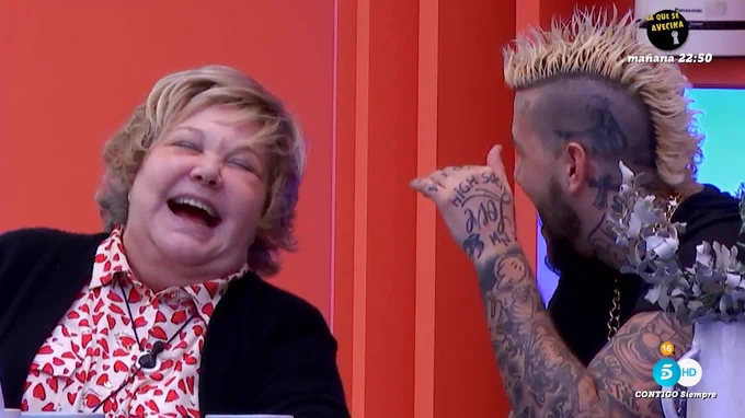 Dos30TV's tweet image. El 2º #GHVIPDBT2 en la noche de @telecincoes se mantiene líder de su franja de emisión con un 10.8% de cuota, 908.000 espectadores y 3.765.000 contactos únicos

Mejora en un 10.3% la cuota del canal

Sube al 11.6% en el TC

#QueVivaLaTele #Audiencias