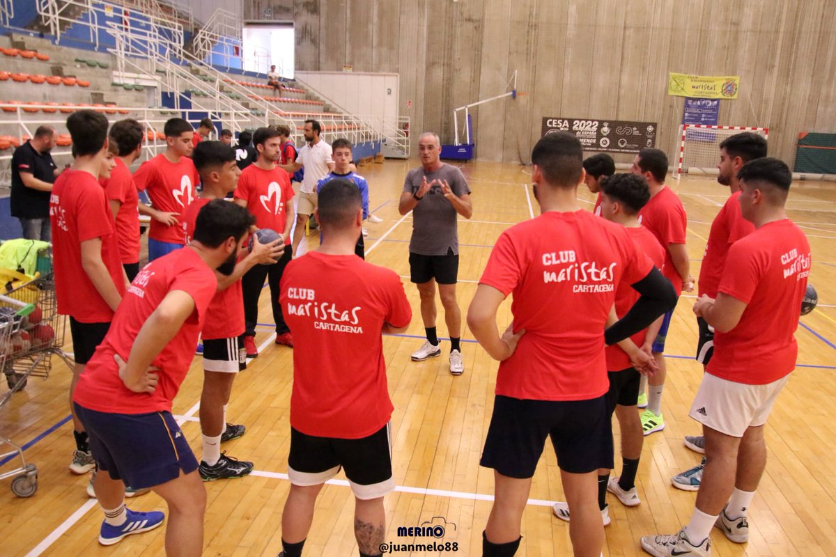 @cursoaltorendimientobalonmano (@cursoaltorendbm) on Twitter photo Ayer finalizó el VI CURSO DE ALTO RENDIMIENTO EN #Balonmano con una jornada intensiva de aprendizaje con dos grandes de nuestro deporte. Ha sido una suerte para <a href="/DeportesMurcia/">Deportes Región de Murcia</a> el haber disfrutado de #ManoloLaguna y <a href="/guijosaR/">Rafa Guijosa</a>. Gracias!! @UPCTnoticias <a href="/umucafd/">CAFD UMU</a> <a href="/FBMRMU/">FED. BALONMANO REGION DE MURCIA</a> <a href="/MaristasCt/">Maristas Cartagena</a> Ayer finalizó el VI CURSO DE ALTO RENDIMIENTO EN #Balonmano con una jornada intensiva de aprendizaje con dos grandes de nuestro deporte. Ha sido una suerte para <a href="/DeportesMurcia/">Deportes Región de Murcia</a> el haber disfrutado de #ManoloLaguna y <a href="/guijosaR/">Rafa Guijosa</a>. Gracias!! @UPCTnoticias <a href="/umucafd/">CAFD UMU</a> <a href="/FBMRMU/">FED. BALONMANO REGION DE MURCIA</a> <a href="/MaristasCt/">Maristas Cartagena</a>