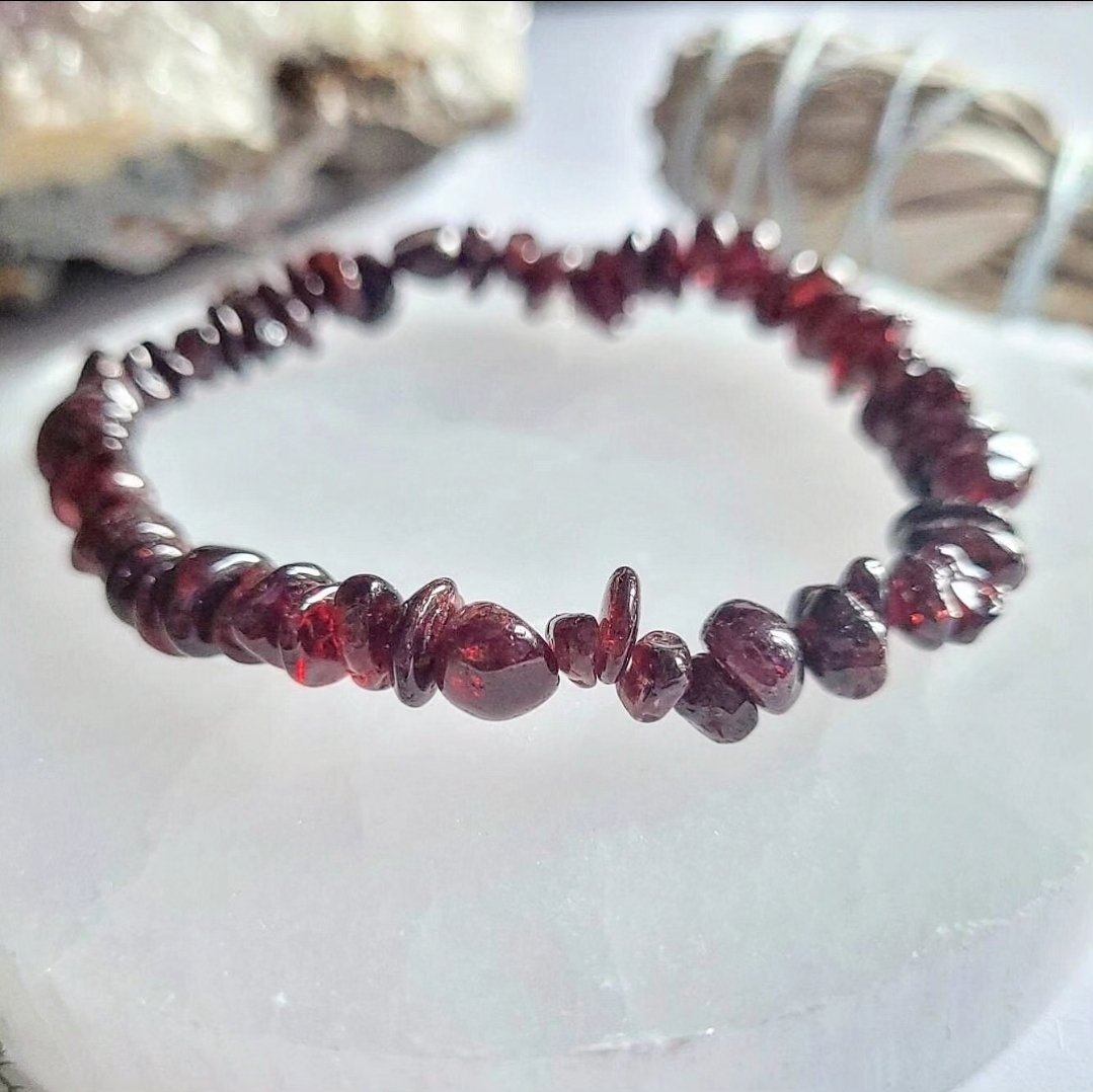 Garnet balances energy, is reputed to alleviate bad dreams and is used to cure mental depression. It is also a wonderful grounding crystal.

crystalsofthemoon.etsy.com
#MHHSBD #EarlyBiz #ShopQuirkyHour #CorkBiz #CreativeBizHour #BreakTimeHour #ElevensesHour