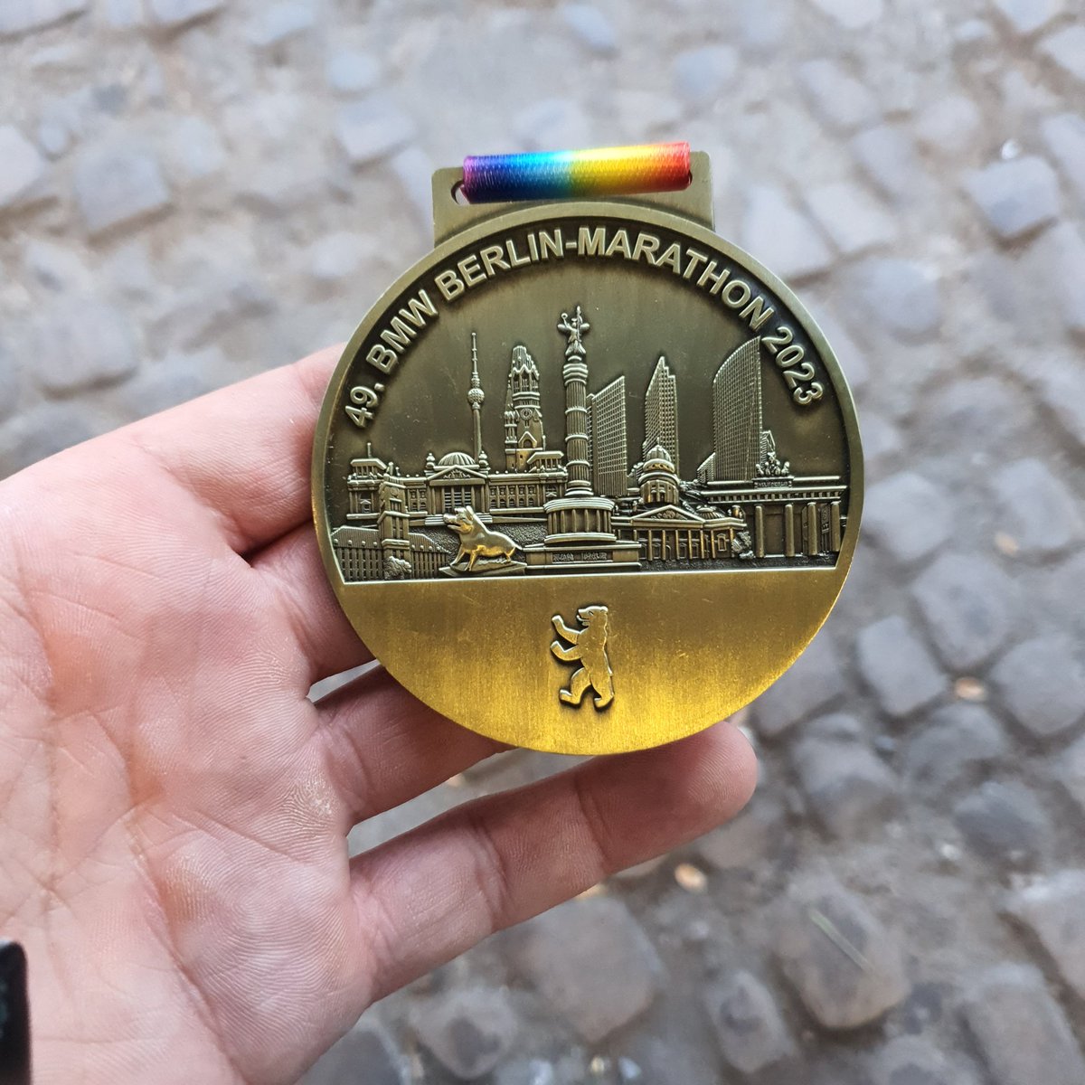 Diesmal an beiden Tagen als Volunteer unterweg. Das Herz hat trotzdem bissel geblutet. #Marathon #BerlinMarathon2023 #running #Berlin #BerlinMarathon