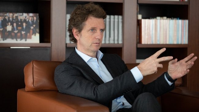 Carlos Zanón tweet media