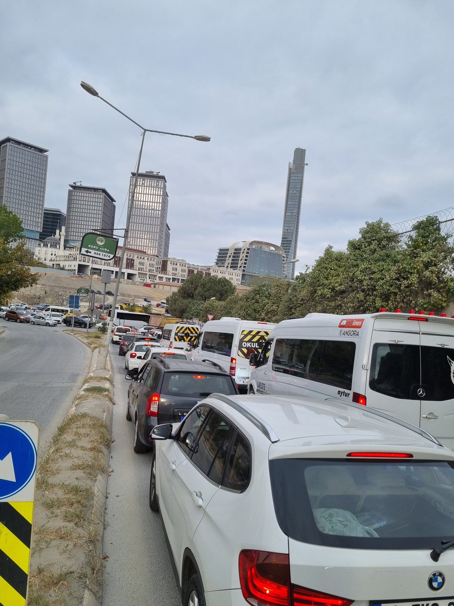 Bir kavsak donusu 45 dk mi surer? <a href="/IBBcozummerkezi/">İBB Çözüm Merkezi</a> <a href="/4444154/">İBB Ulaşım Yönetim Merkezi</a> <a href="/ekrem_imamoglu/">Ekrem İmamoğlu</a> <a href="/umraniyebeltr/">Ümraniye Belediyesi</a> <a href="/ismetyildirimtr/">İsmet Yıldırım</a> (senol gunes blv - cevahir cd. Kesisimi, umraniye)