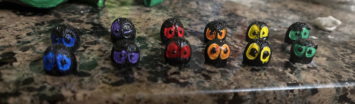 NatureLover645's tweet photo. His body broke for the 5th time, so we’re gonna give up on that for now but— reveal time!! I’ve been working on him on &amp; off for over a month for a centerpiece! I’m really happy with how he turned out regardless tho💚(also, he needed some blob friends ^^)
#phisart https://t.co/c7H7fGhxKu