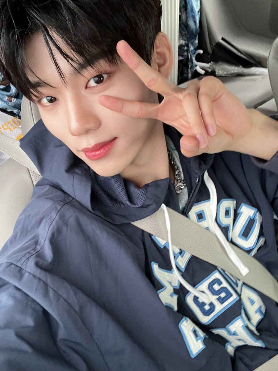 why is he so boyfriend coded