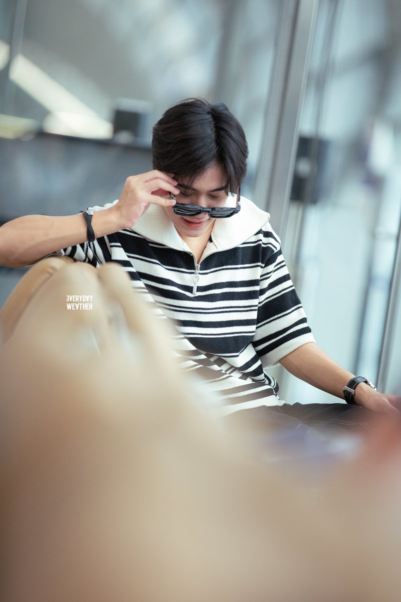 "天气" แปลว่า “อากาศ” tweet media