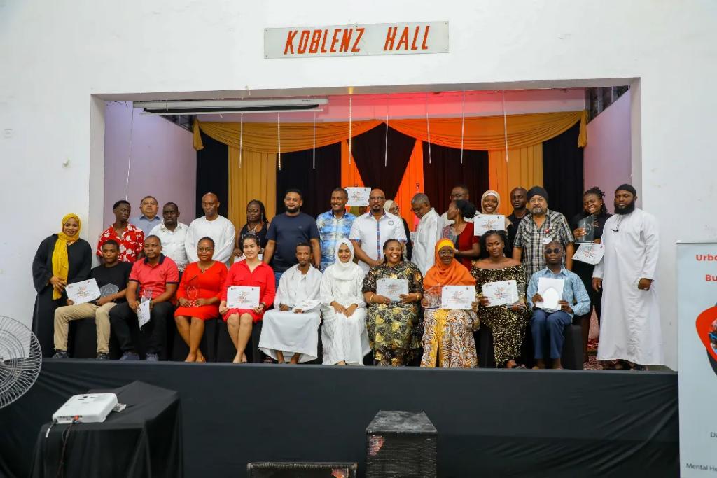 asmara_amir's tweet photo. HUMANITARIAN MEDIA AWARD 🏆
Honored to extend my heartfelt thanks to the Kenya Red Cross Society, Mombasa Branch @red_mombasa @RedCrossKearney @icha_krc , their incredible volunteers, and the Innovation Lab @iome254 for bestowing their trust in me for media coverage. https://t.co/XODfjzINJB