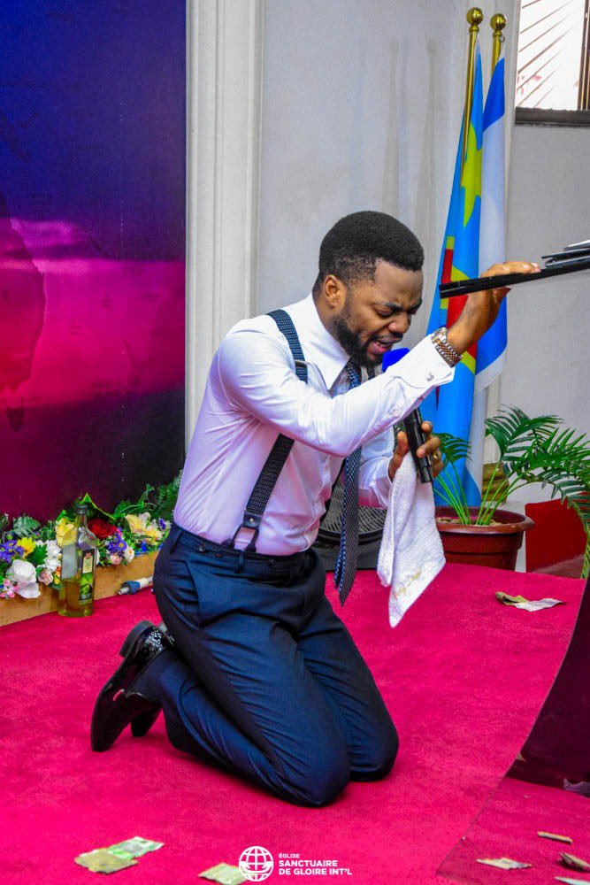 Révérend VICKY DISASHI tweet media