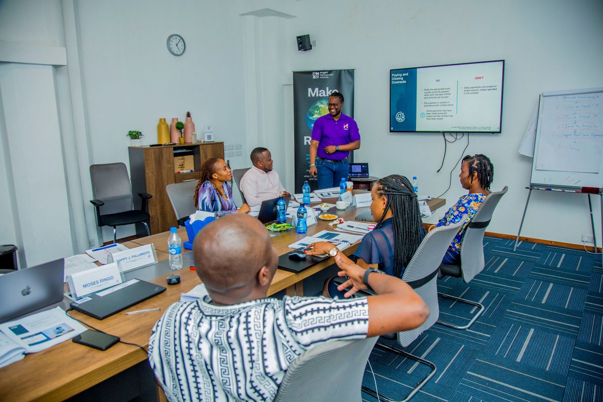 Another successful PMP Masterclass wrapped up at HEBO Consult! 🏆 This VIII cohort brought together a diverse group of professionals eager to deepen their knowledge in project management. From healthcare to finance, consulting to entrepreneurship, every participant contributed to