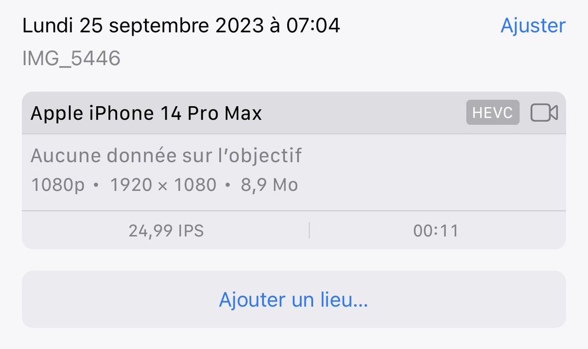 LaurentClause's tweet image. Combien pèsent 10s de vidéo 1080p/ à 25fps, enregistrées en HEVC ? Réponse : ça dépend de l’appli caméra ! Chacune fait sa sauce en termes de bitrate et compression. Comparaison entre la caméra native diOS, @FilmicPro et la caméra @Blackmagic_News #MoJo #videomobile
