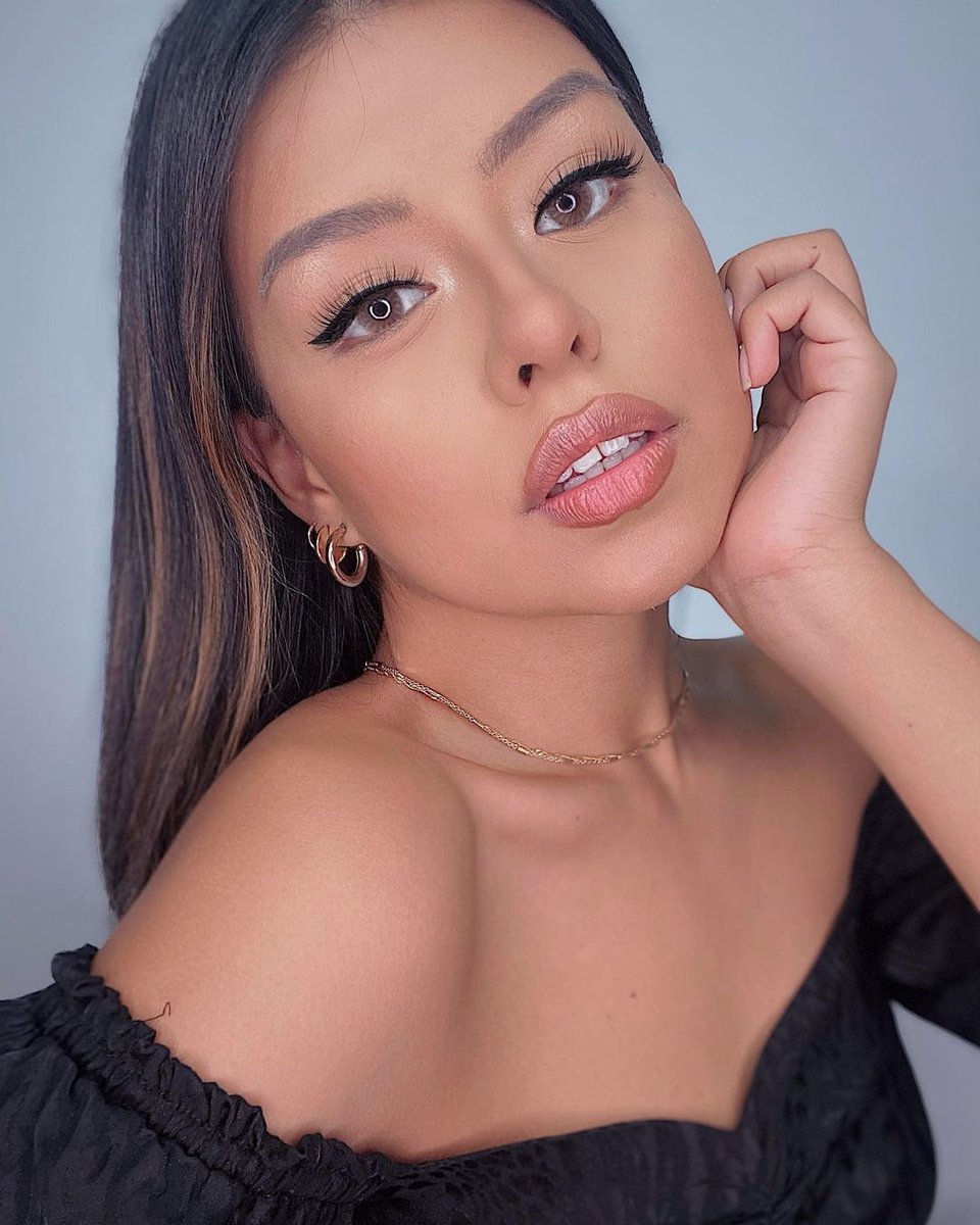 swaticosmetics's tweet photo. 💫 Drippin' in starlight with these @veronica__roman vibes. TANZANITE Faux Mink Lashes and VANTA Adhesive Eyeliner for the win, babe. 😉👑⁠
⁠
🛒 Shop now at https://t.co/iSUvZgEpp8!⁠
⁠
#LashQueen #BlinkBlinkDarling #LookIntoMyEyes 👁️ https://t.co/e9dOsgEDlu