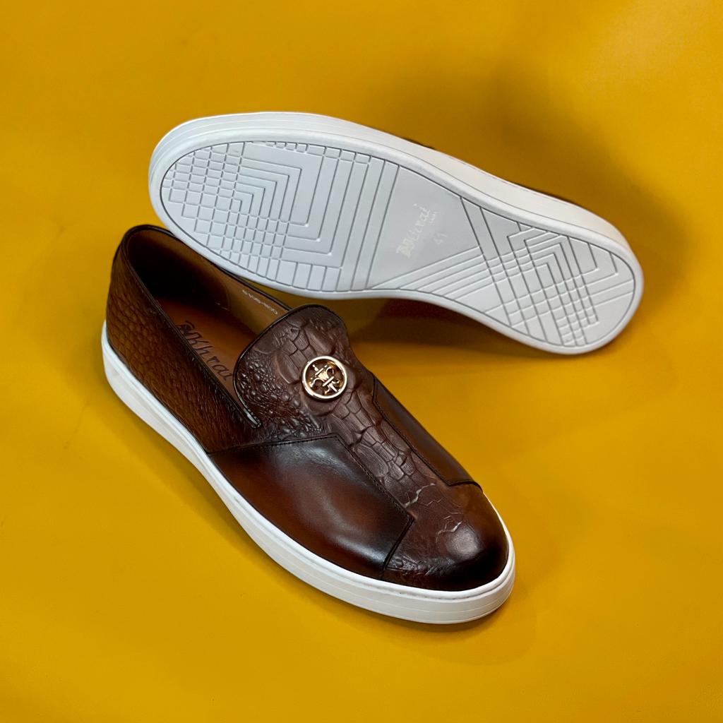 Champeez1's tweet photo. Chaplain collections 🔹 contact 0743145852 
Wet look casual sneakers available
From size 
39 to 46 at ksh 5000

#JosephatOdipoExposed
Kairo
Brian Chira
Uhuru Park https://t.co/Q5k2KflHNz