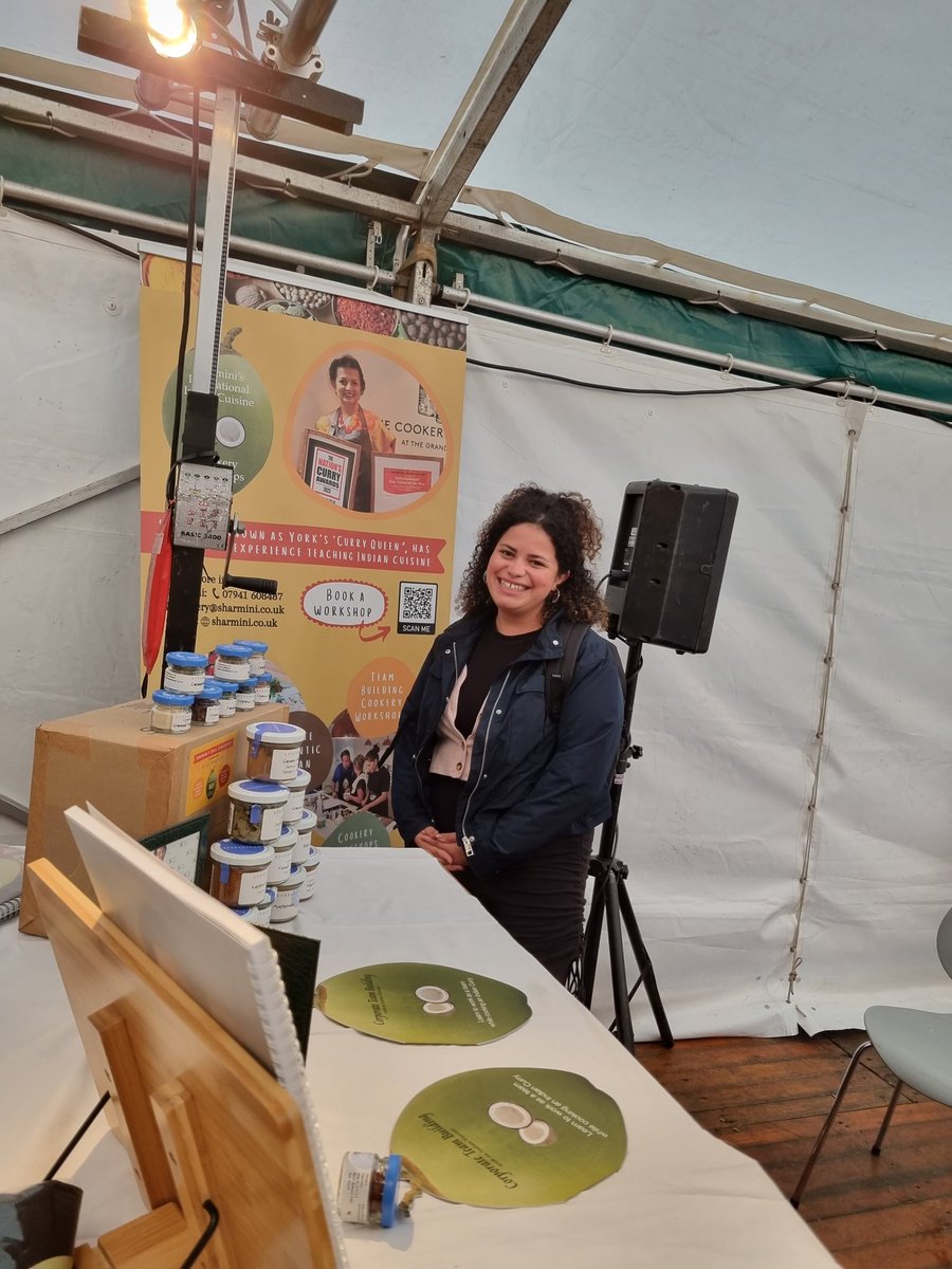 🌟 Still buzzing from the fantastic time at #YorkFoodFestival yesterday! 
🙏 Thanks to Michael, Lynn &amp; Ben, the organizers, for inviting me back to share another demo. 
🍲 Delighted to give a demo once again
 The tent filled with enticing aromas that drew in many passers by too..