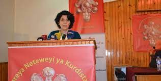 Rojhat_Amedi's tweet photo. PKK/KNK Eşbaşkanı Nilüfer Koç, “Devleti reddediyoruz. Eğer biz Kürdistan'ı kurmuş olsak Türk devletinden ne farkımız olabilir ki?” 
PKK bu politika ile sömürgeciliğin Kürtlere dayattığı statüye hizmet ediyor.
Kürtlerin, bu mantığa göre hareket edenlerle ulusal birliğini sağlaması mümkün değildir.
