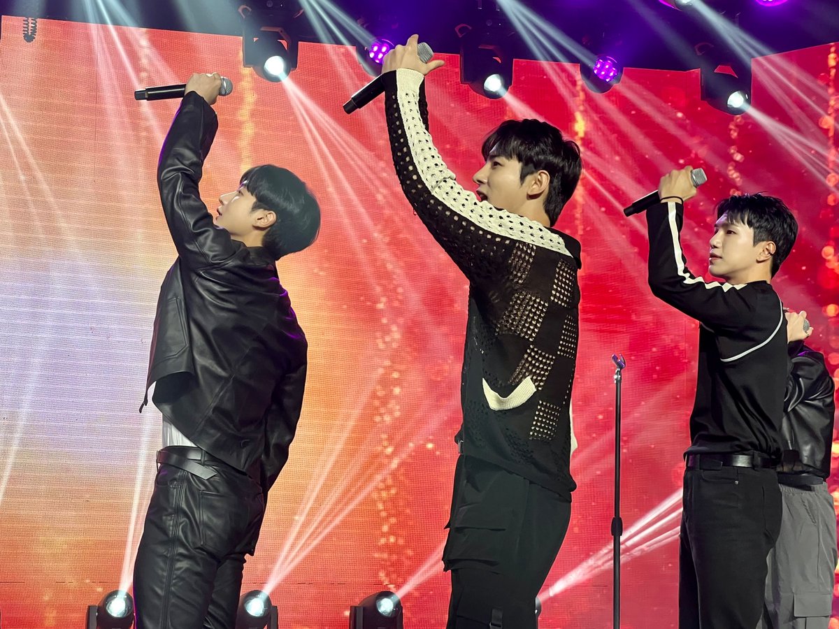 RisingStar_kpop's tweet photo. 2023 48th K-Stage Untact Concert (Drive)

미공개 무대사진✨

#머스트비 #MustB https://t.co/JGJtAS8dVo