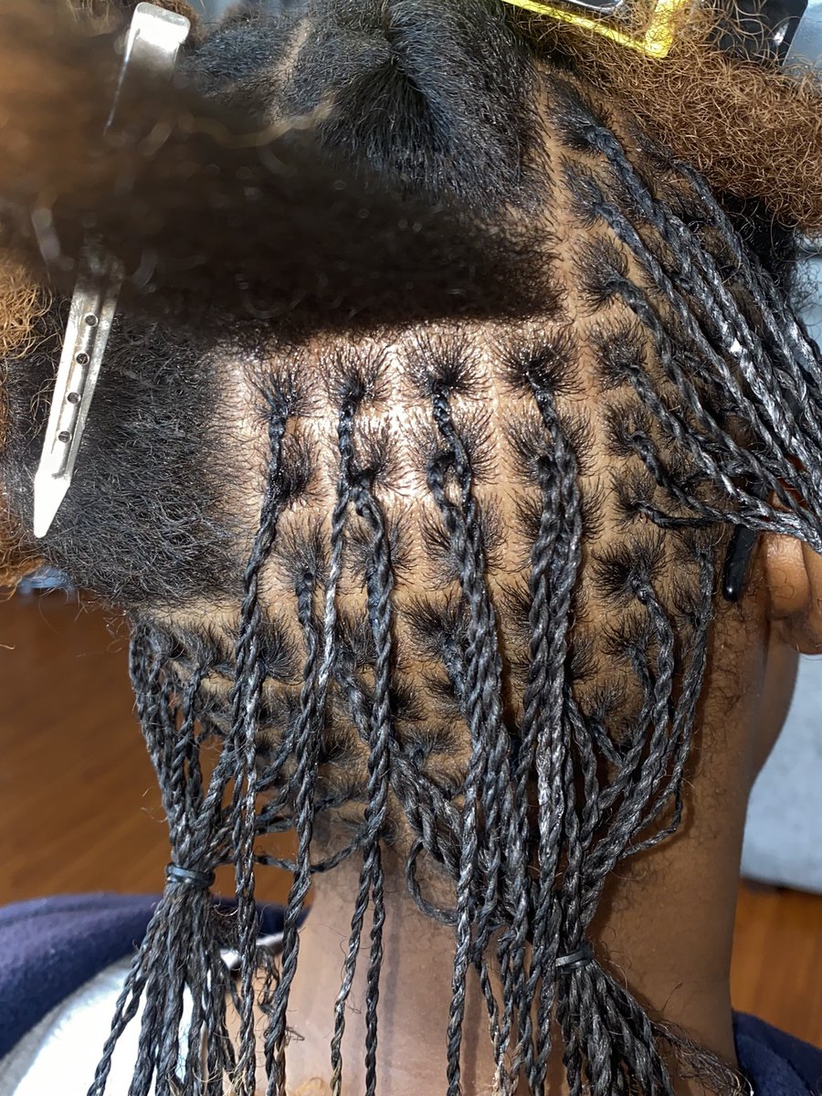 hecravessme's tweet photo. If You’re In The Compton/LA Area I Twist Up Hair, Come Fwm &amp; Get Locd In 🪢😌 @supalocdin on IG https://t.co/NIG8CVshLR
