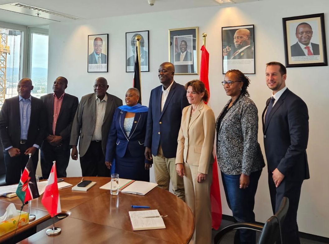 staatsdruckerei's tweet photo. Last week, we were honored to meet with Her Excellency, Mrs. @mary_mugwanja, Ambassador of #Kenya, to present our digital #mGov solutions. We talked about the adaptation of our successful solutions to local requirements as quality & adaptability are core values at OSD https://t.co/YwpQkPEjb7