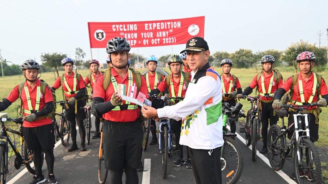 Pedal Power
Cycling expedition #Shahbaazdivision flagged off from #Dhana,MP to spread awareness about #IndianArmy & adventurous spirit. It will traverse an arduous route of 524 kms covering  areas where legendary Chindits Brigade trained during WW-II #SudarshanChakraCorps
#ajafey