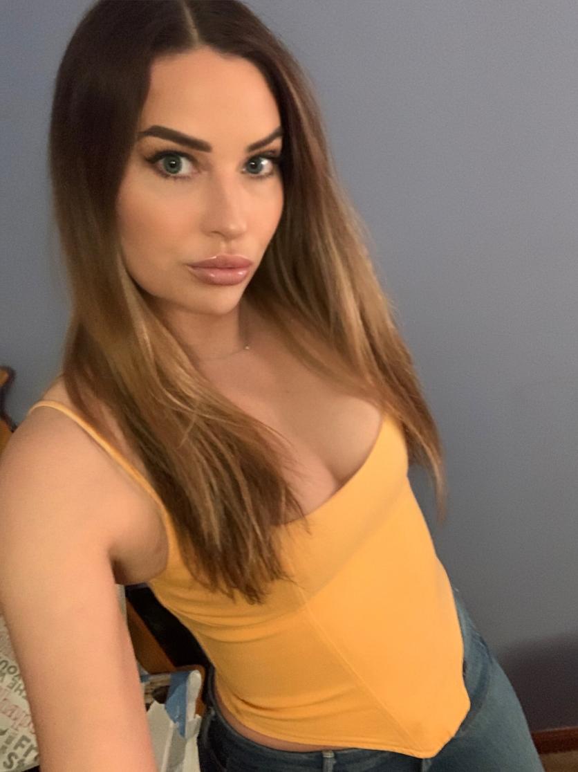 Deviled_meggs_'s tweet image. GOOD MORNING friends, I wish you all the best day ✨🧡☕️😘