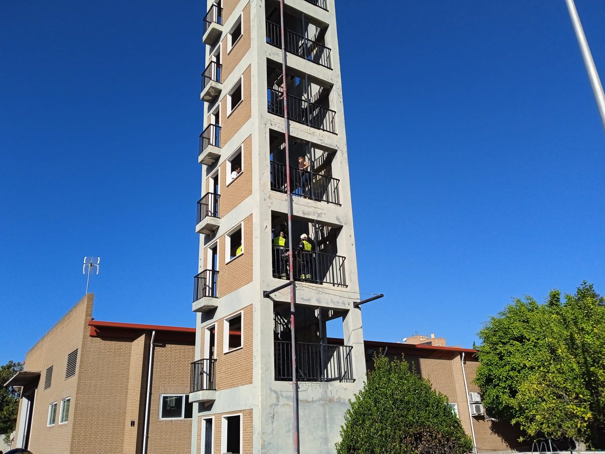 #Accióformativa
Mediació davant persona amb conducta suïcida
coneixement de les tècniques emprades en les fases de la seqüència d'intervenció psicològica d'urgència davant la PCS així com les conductes a evitar per a guanyar confiança en aquesta mena de situacions
<a href="/AjuntamentVLC/">Ajuntament València</a>