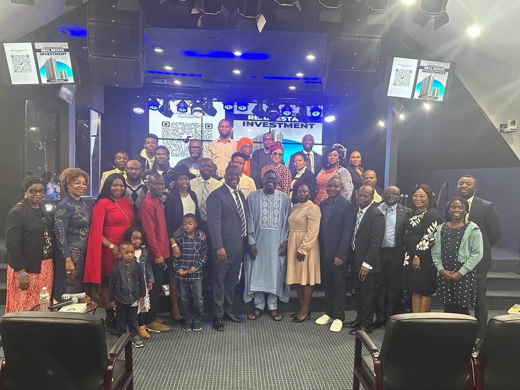 RCCGCOG's tweet photo. We were truly blessed by Dr. Stepen Akintayo @stephenakintayo yesterday at our real estate empowerment seminar.

#rccg #rccgcog #remi #oshikanlu #church #stephenakintayo #realesate #empowerment #service #seminar #christians #investment #newyork #hempstead https://t.co/lHv6yHftpY