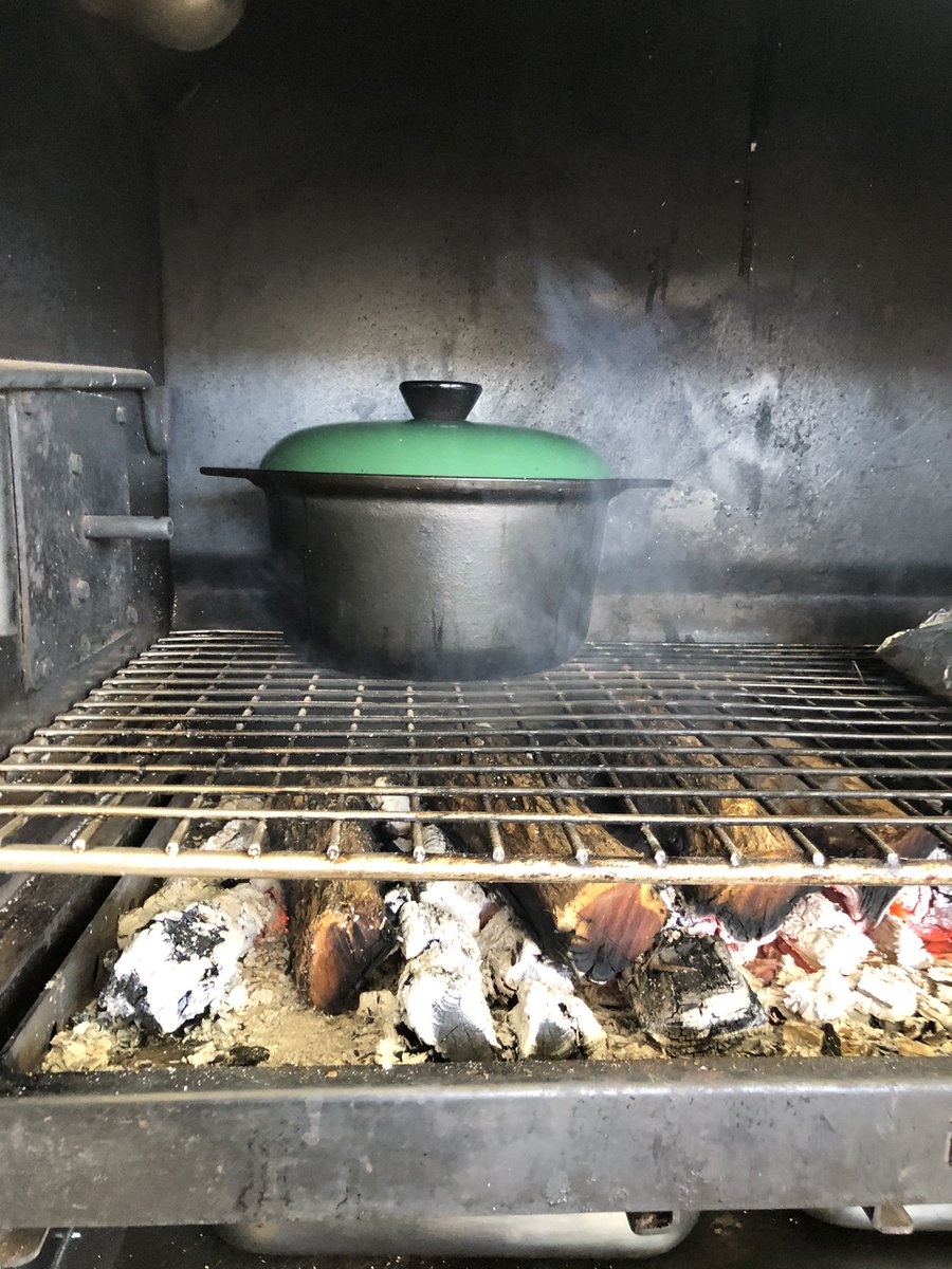 InMyKitchenPod's tweet photo. It Was a Happy Heritage Day 🍷 🌶️
Who wants to see how we made potbrood with @eurekamills @capeherbandspice
Willow Creek Olive Estate
and @KWVwines Sauvignon Blanc?
#InMyKitchenPod
#chefmynhardt
#HeritageDay https://t.co/o0c4fpGHfg