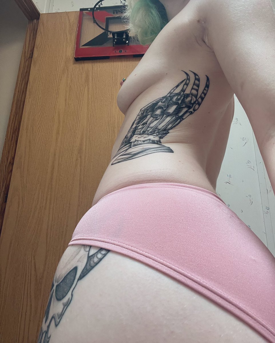 lillee_420's tweet photo. @OnlyFansHero 35% off and plenty of deals for the rest of the month hehe 
https://t.co/kJJXrzsNma https://t.co/A2Ju9xIrAG