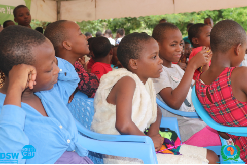 safecommunity4's tweet photo. Pre-World Contraception Day events serve as a valuable platform to educate, empower, and raise awareness about contraception. By addressing these issues before the designated day, they can have a positive and lasting impact on individuals' and communities' reproductive health. https://t.co/9NrnOtxFBH
