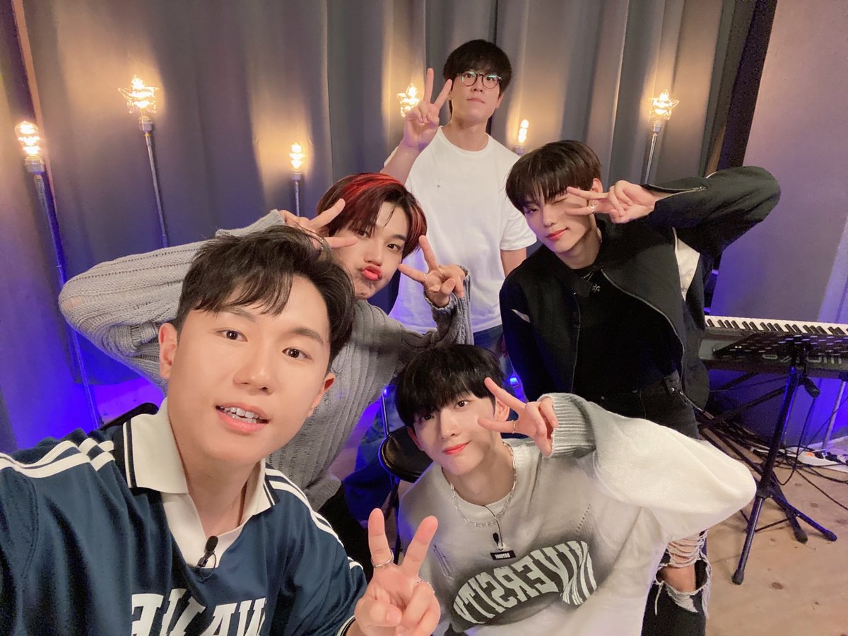 M2MPD's tweet photo. 별말씀을 다 하는 음악 토크쇼! 임한별의 <별이 빛나는 방>을 찾아온 첫 번째 게스트 이븐✨ 오늘 밤 9시 M2 유튜브 최초공개📱 #별이빛나는방 #임한별 #EVNNE #이븐 @EVNNE_official #STARRYCLUB https://t.co/RLtpjGDPAt