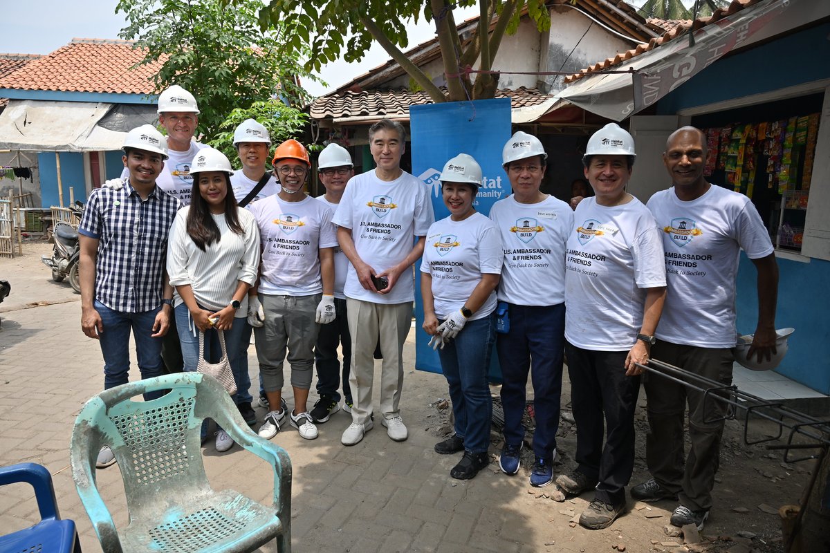 It was a pleasure to participate in the @HabitatID  project build. <a href="/Habitat_org/">Habitat for Humanity</a> does great work and I’m happy my team &amp; I can support their efforts in our time away from the office.