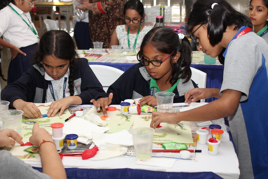 ChirecSchool's tweet photo. Our primary students had an exciting opportunity to participate in the Space & Cosmos workshop conducted by STEM & Space. The #workshop covered a range of #scientifictopics like water cycle, light bending, & rainbow formation, introducing our children to the world of space! https://t.co/kHwuIjWZaA