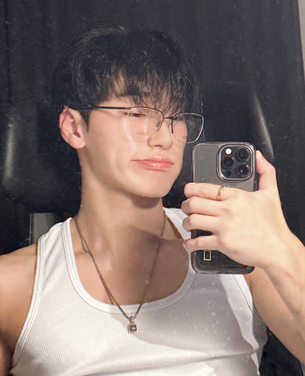 sanbubz's tweet image. BRUH