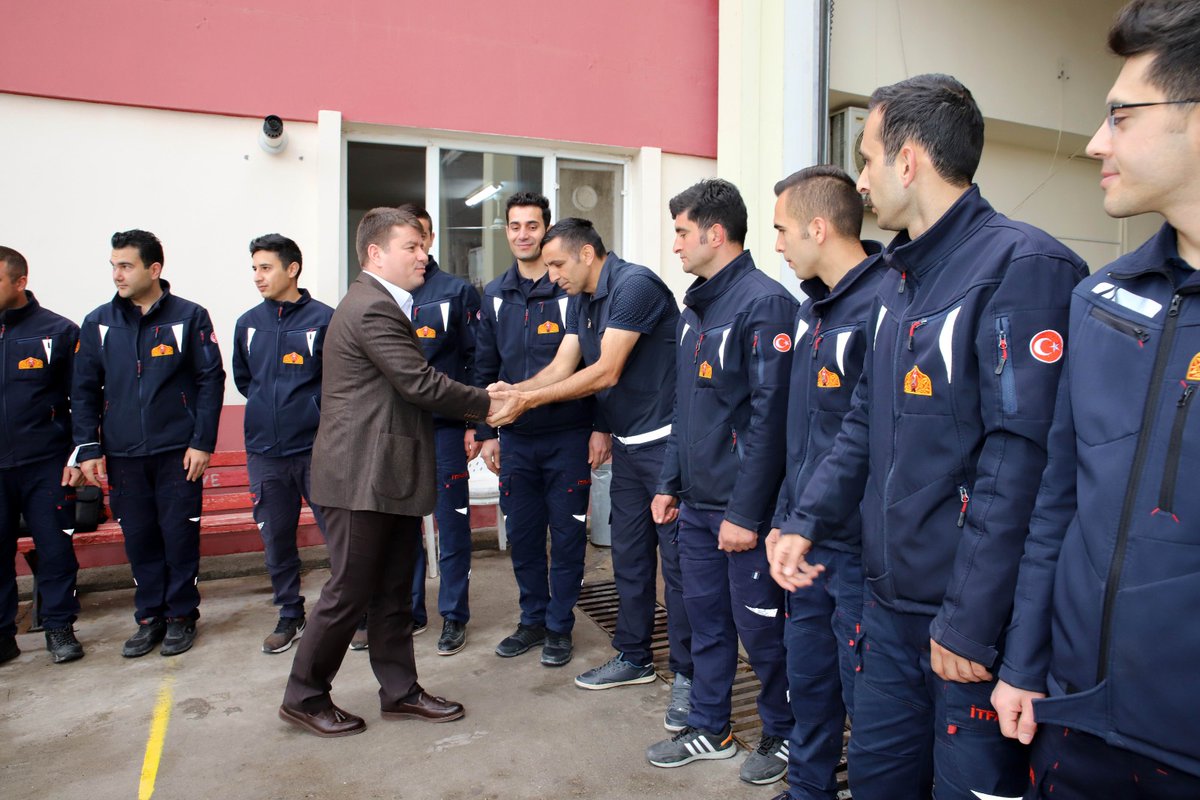 aksaraybel's tweet photo. 👨‍🚒İtfaiyecilik Haftası kutlu olsun! 

Yangın, deprem ve sel gibi birçok felaket ve acil durumlarda kendi hayatlarını tehlikeye atarak çalışan başta Aksaray İtfaiyesi olmak üzere tüm itfaiye teşkilatımızın günü kutlu olsun.  🚒🤗

#Aksaray
#İtfaiyeHaftası https://t.co/HrMLp3xdnM