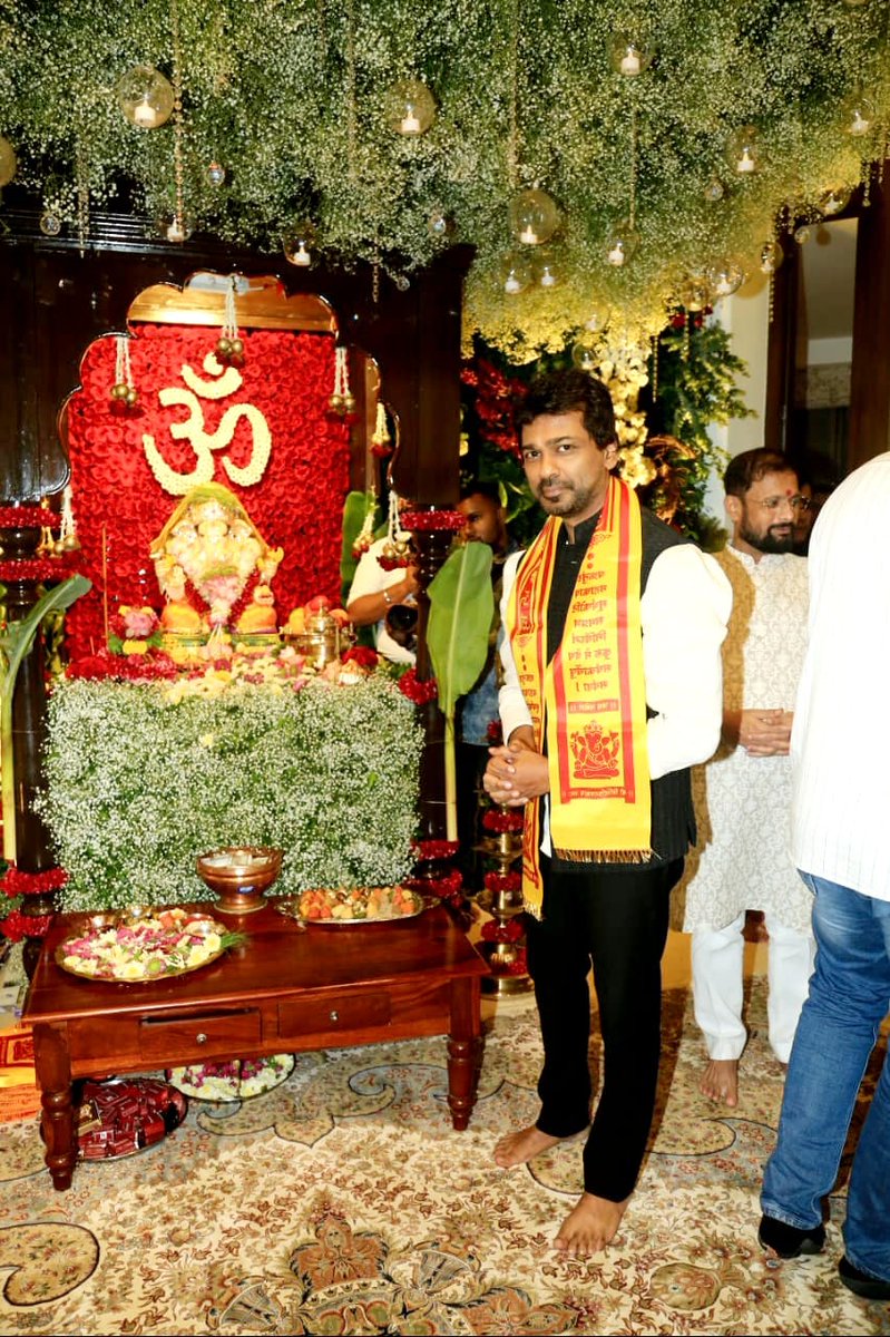 #NikhilDwivedi at Honourable Chief Minister #EknathShinde’s residence for Ganpati celebration!🙏🏻