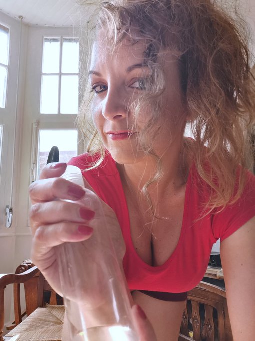 Besoin d'huile ? 😋 https://t.co/xl7AHdlRpy