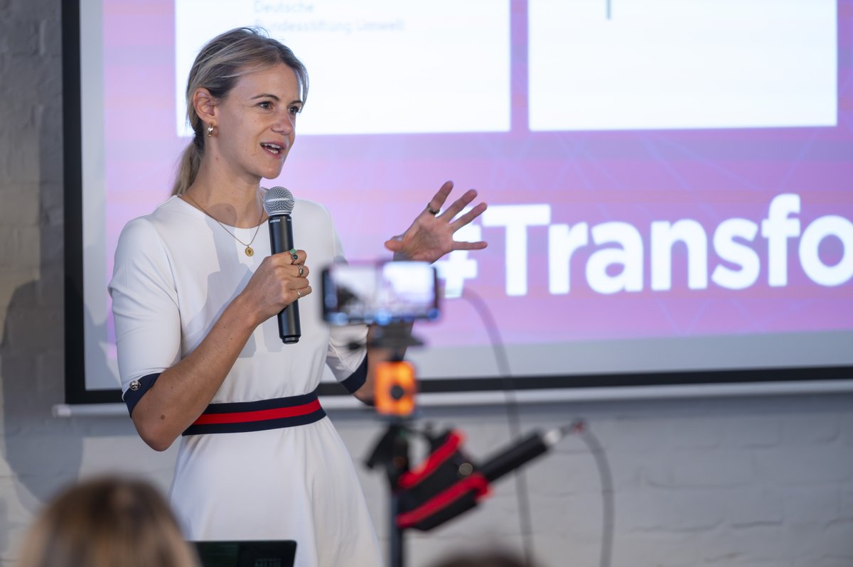 RNE_DE's tweet photo. 🏆Beim #Transformathon von @gw_undjetztalle &amp; @_DNP_ wetteiferten die Teilnehmenden um die besten Lösungen für die komplexen Nachhaltigkeitsherausforderungen in den Bereichen Stadtentwicklung, Bauen &amp; Wohnen. Nun hat die Jury die 4 Finalist*innen gekürt: https://t.co/k8c3irvACa https://t.co/Lc2GSmJA7t