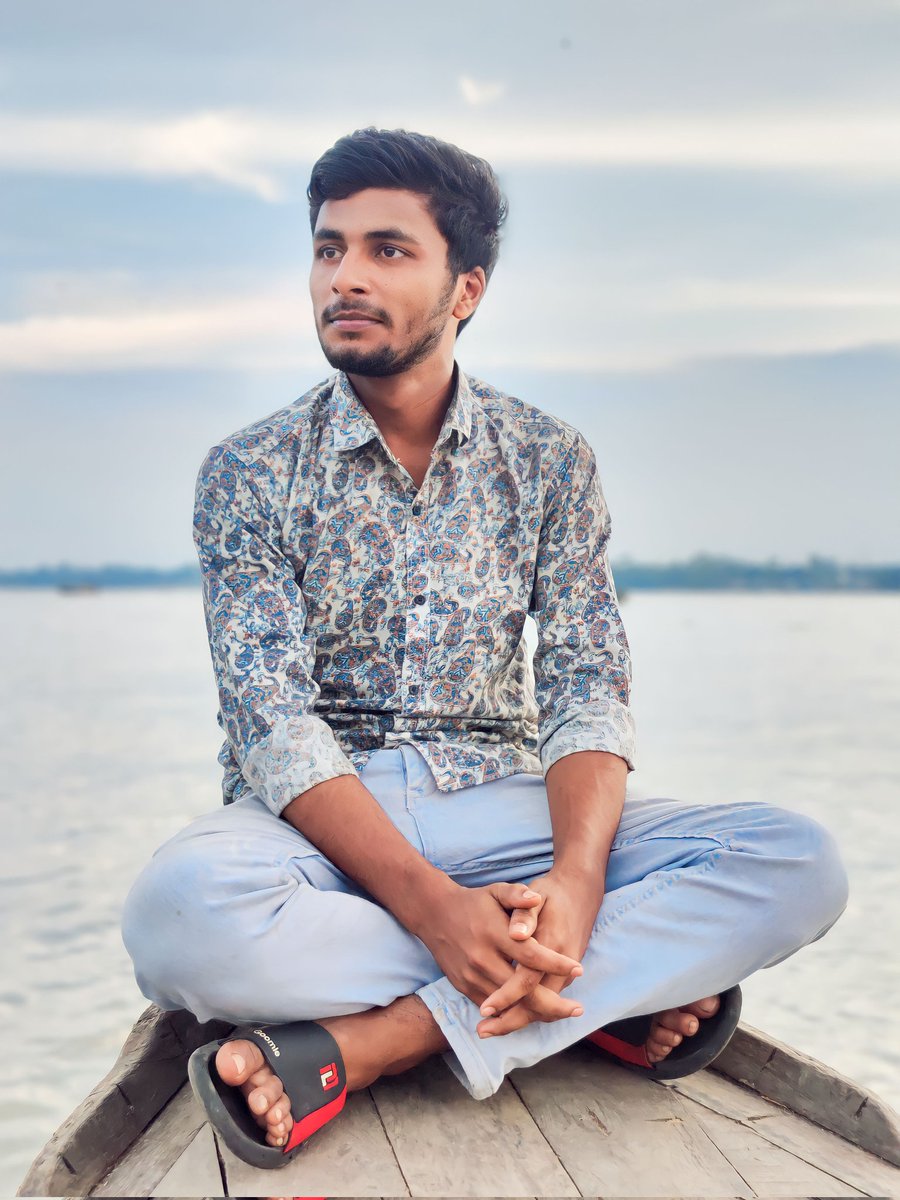 emonchowdhury_3's tweet image. 