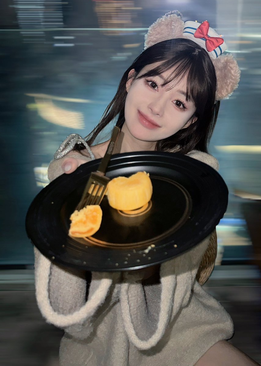 月饼炫到根本停不下来~
谢谢@gate_io  @Web3Grace送来的中秋祝福🥮 黑金配色有Dubai奢华风那味儿了🤣 
流心蛋黄一直是我最爱的口味儿  太懂我了 宝子们想吃吗😋 https://t.co/UkMiC6QA2D