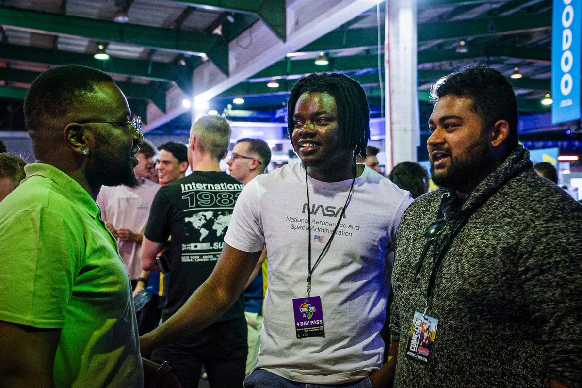 ThendoPlays's tweet photo. What an action-packed time it was for Day 3 of #ComicConAfrica ๐๐ฅ
Casting the @VSGamingWorld #eDiski Finals today from 10:30
Last day of the Con!!!
๐ธ: @ChadwynMooney https://t.co/SVXtiQwTlo